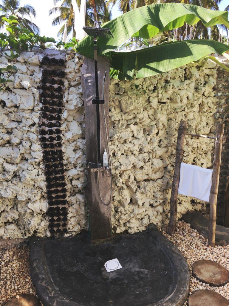 Outdoor Dusche B4 Beachclub Sansibar