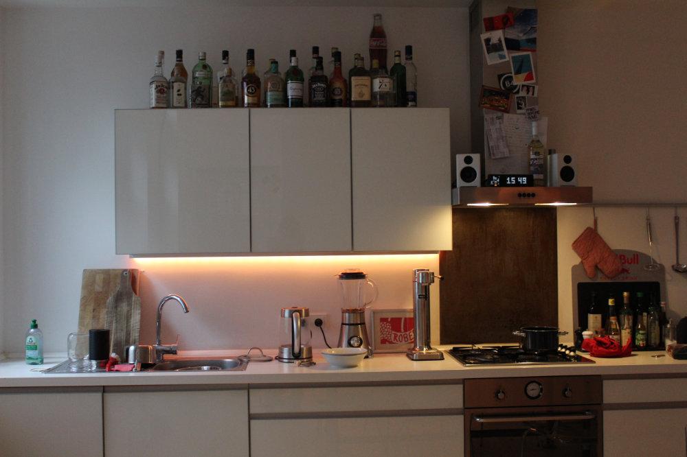 Idee für indirektes Licht in der Küche mit Philips Hue