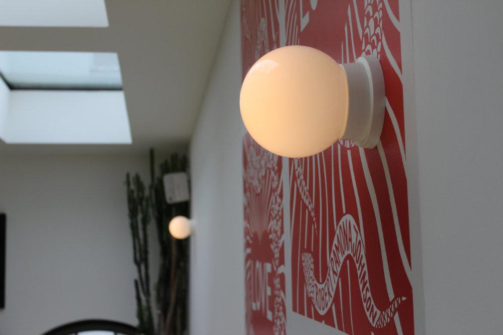 Wandbeleuchtungs-Idee mit Philips Hue Lampe