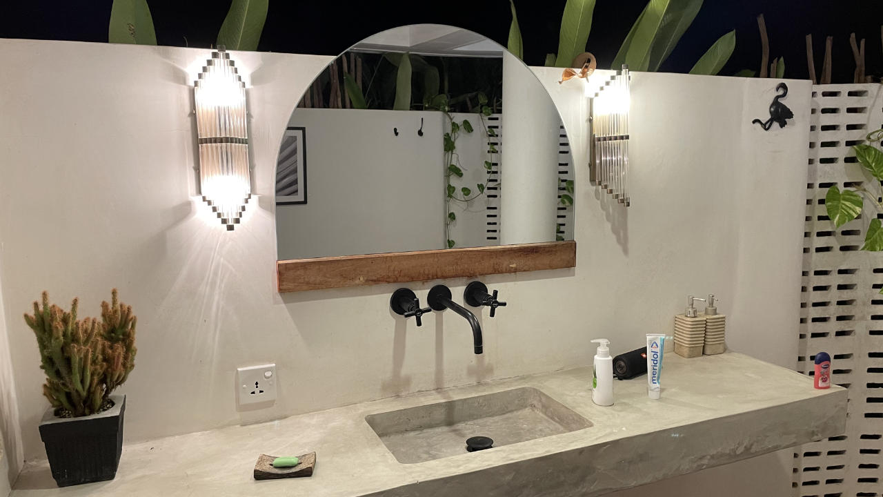 Outdoor Badezimmer im Abode Hotel auf Sri Lanka