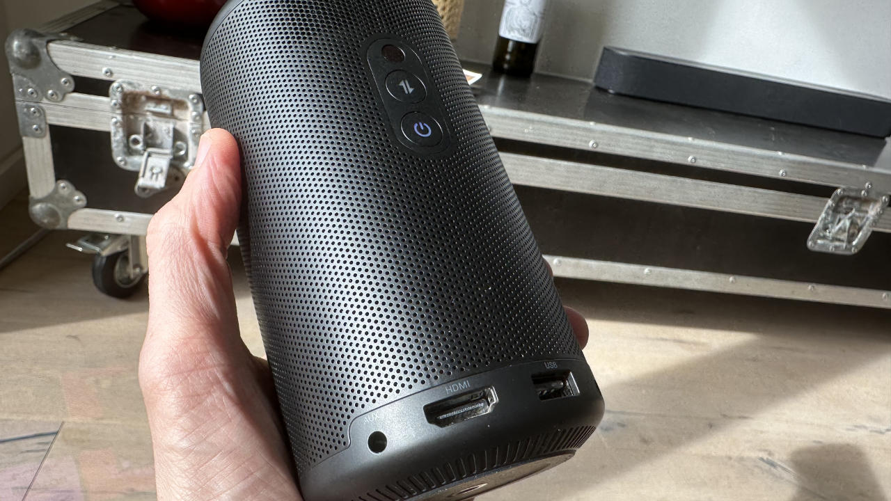 Anker Nebula Capsule Max Beamer Anschlüsse HDMI